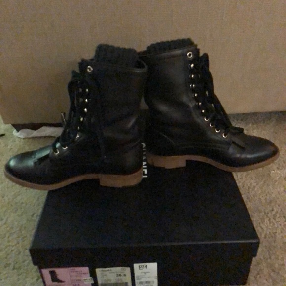 Chanel women’s high black boots - Picture 2 of 6